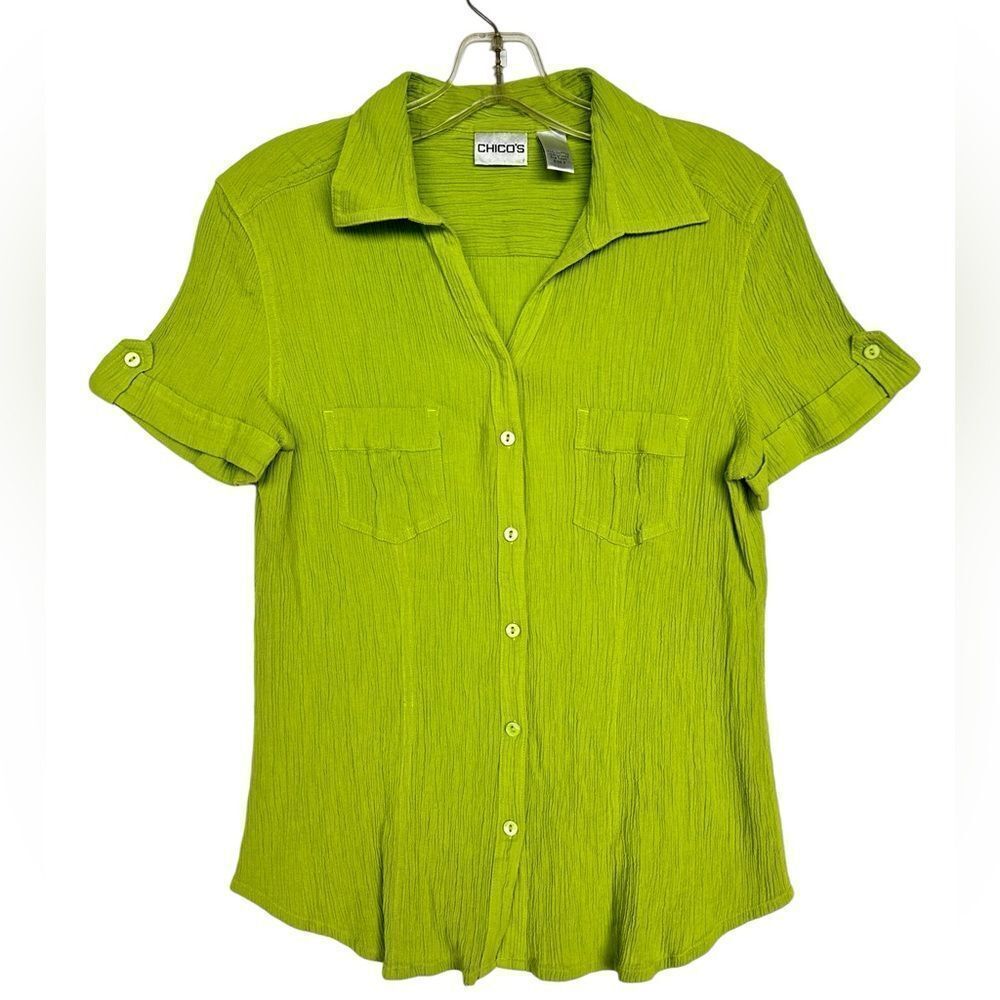 Chicoswomans  100% Cottpn Green Button Up gause material Top  Sz 2 like new